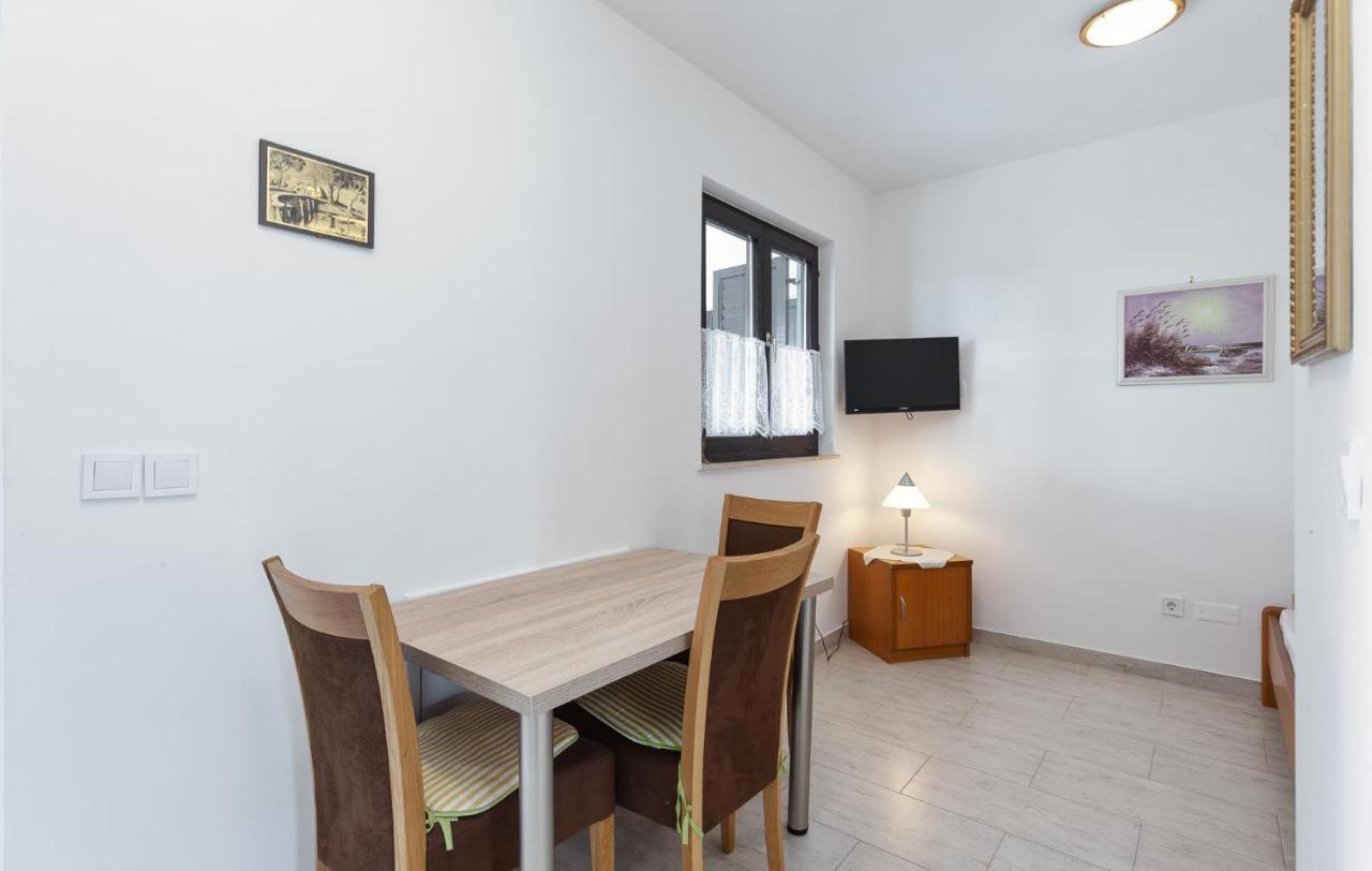 Mirko Apartment Porec Exterior photo