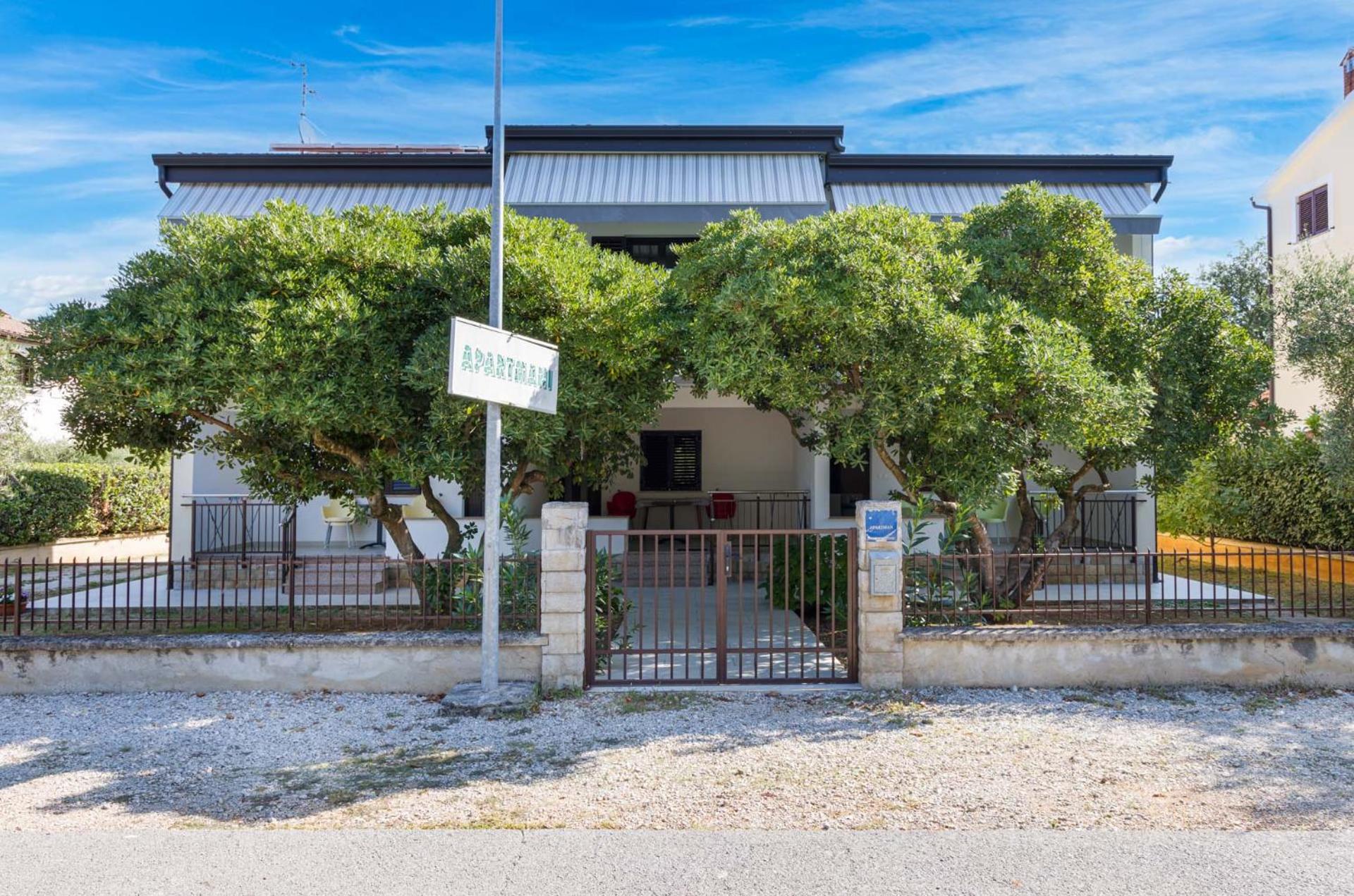 Mirko Apartment Porec Exterior photo